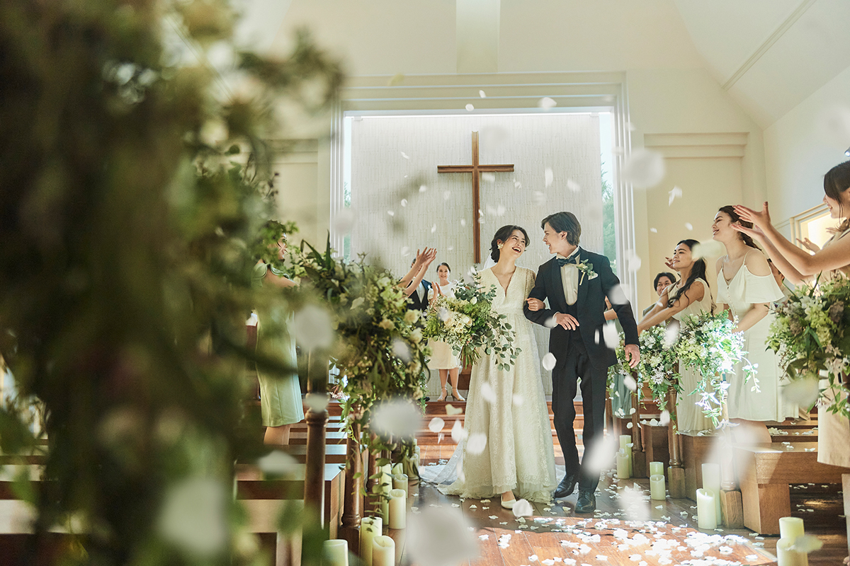 ふたりの誓いの時を、親しいゲストと一緒に過ごして