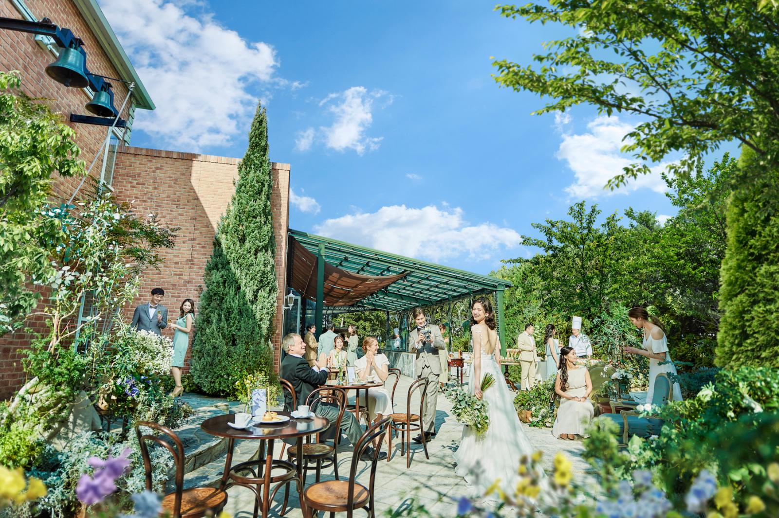 ガーデン＆青空をバックに開放感あふれるパーティを楽しもう！