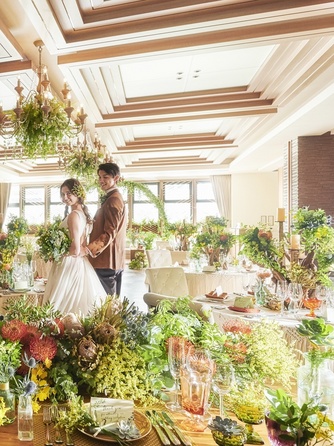 植物をふんだんに使ったボタニカル風コーディネートなど装飾や演出にも個性をプラス