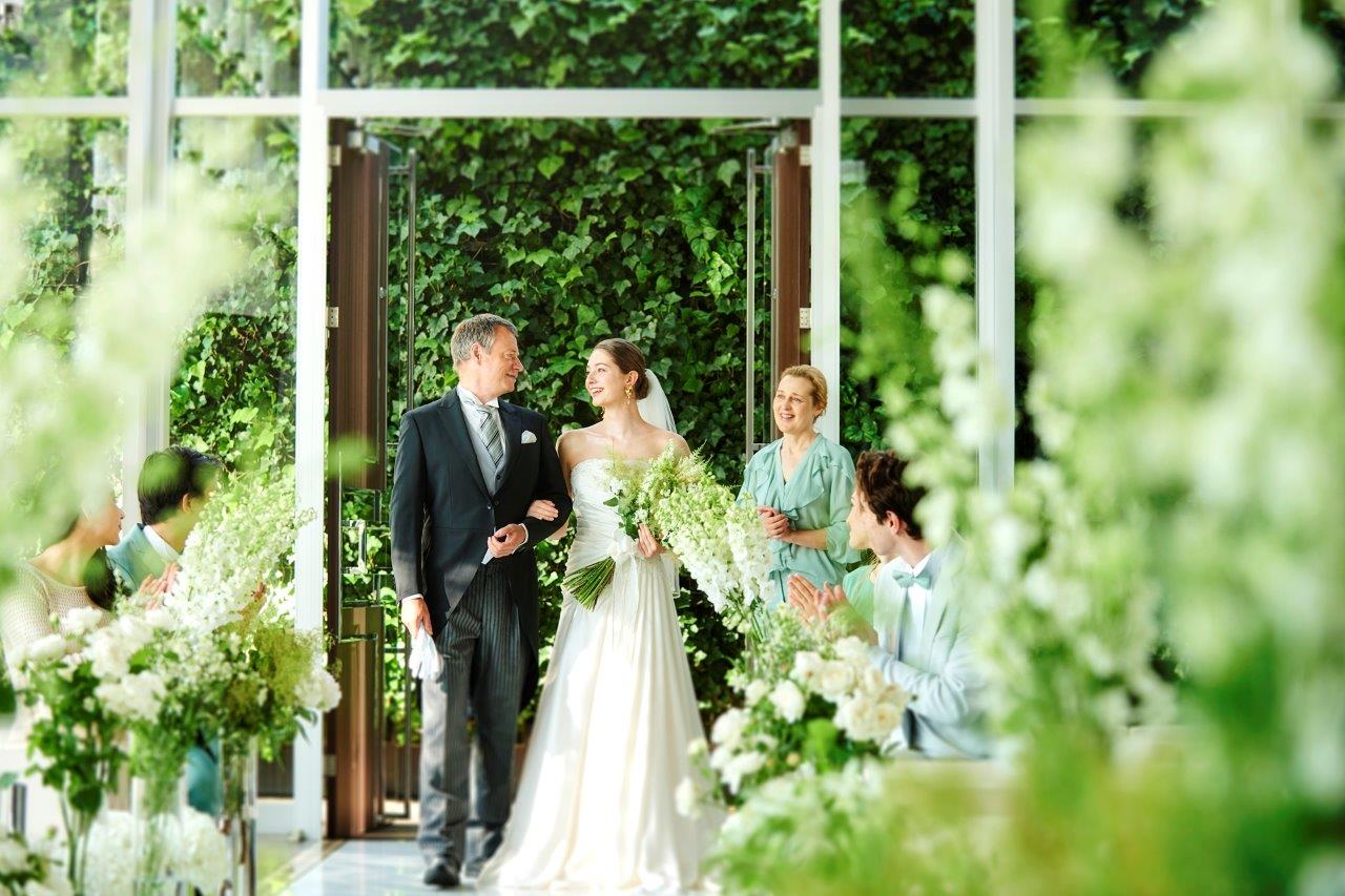 大切なゲストの方が見守る中での入場シーン