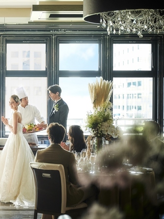 ライブパフォーマンス感のあるおもてなしで、よりいっそう美味しく感じられる