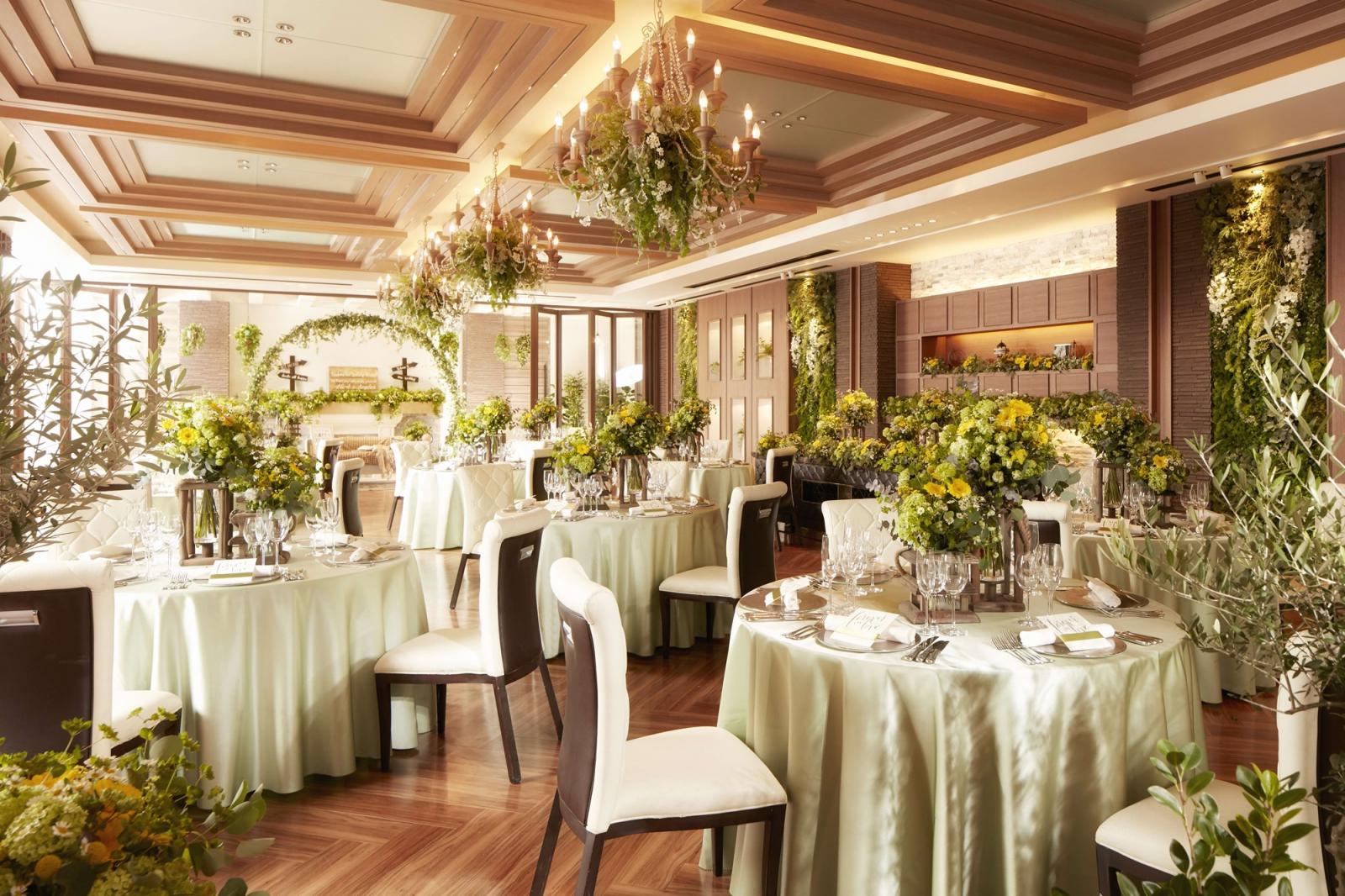 ワンフロア貸切の空間はコーディネートも自由にアレンジ可能　おふたりらしさの溢れる空間コーディネートを