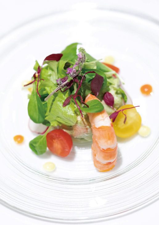 丹波篠山産の有機野菜など、肉以外の食材にもシェフのこだわりが詰まっています◎