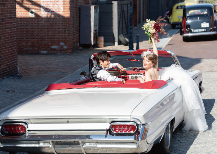 1923年、大阪築港の約3000坪もの広大な敷地に建てられた赤レンガ倉庫。<br />
遮る物が何もない澄み渡る青空に、歴史を積み重ねた赤レンガが映えます。