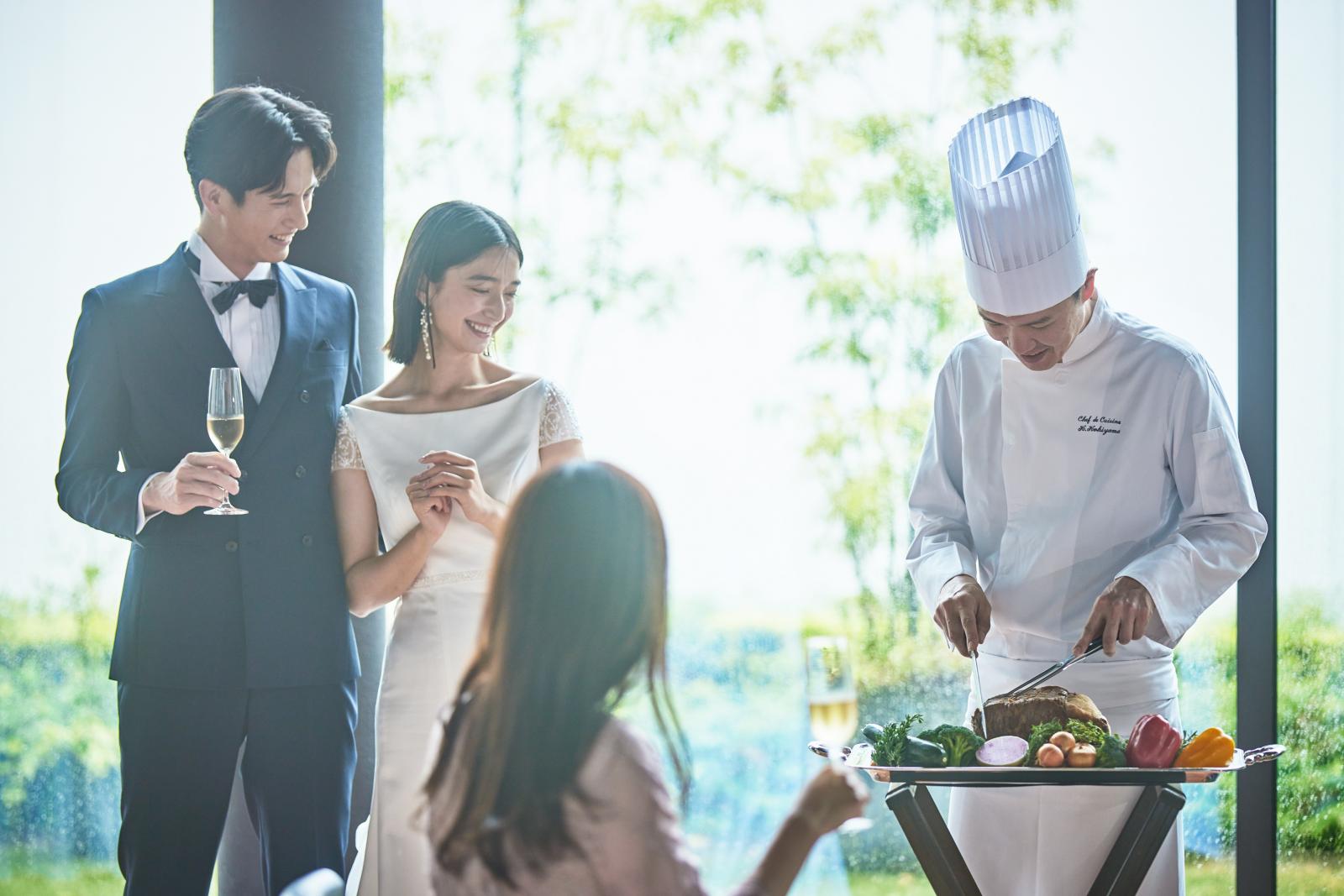 レストランとしても評判のジェームス邸の料理