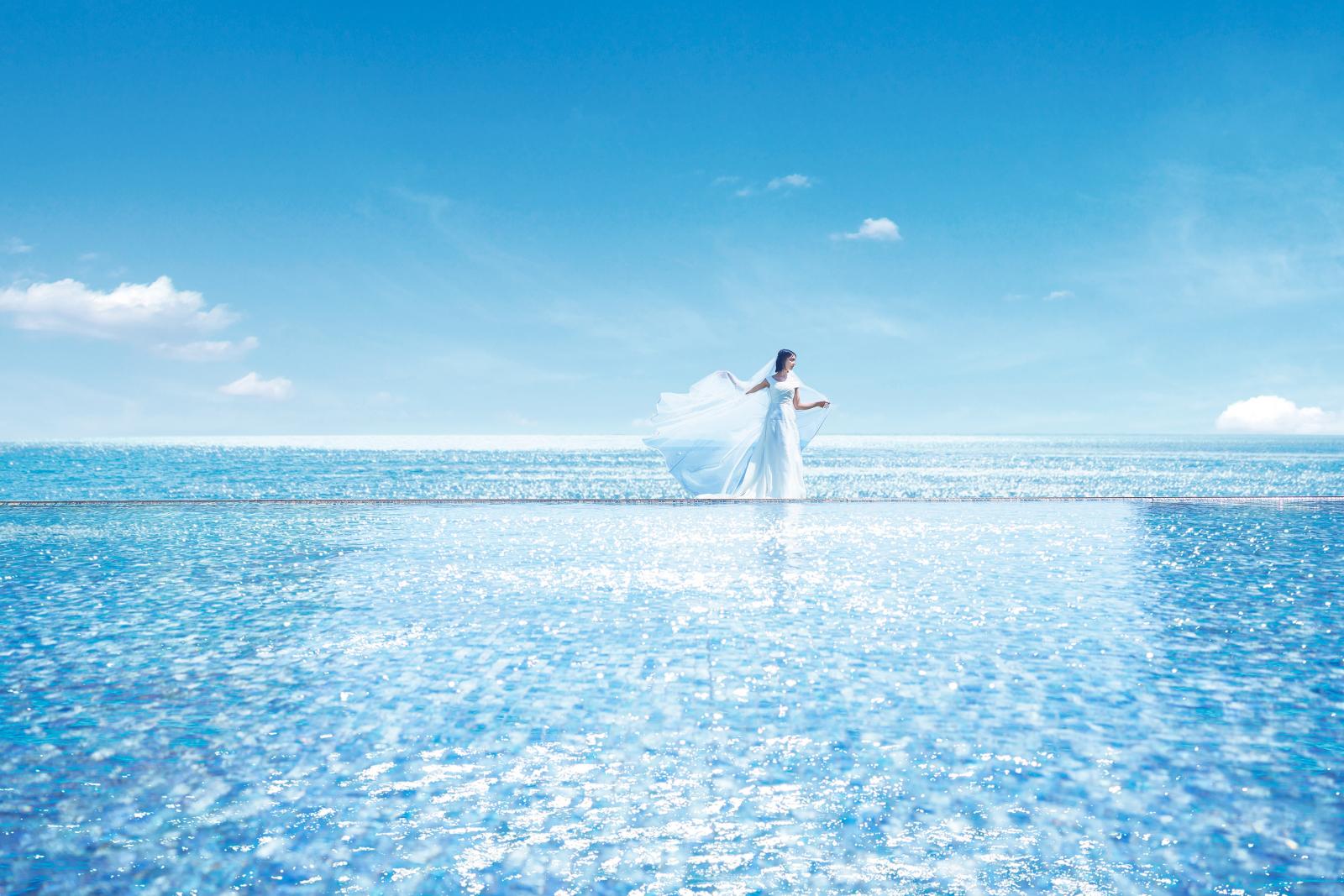 フォトスポットとしても人気の瀬戸内海を臨むインフィニティプール