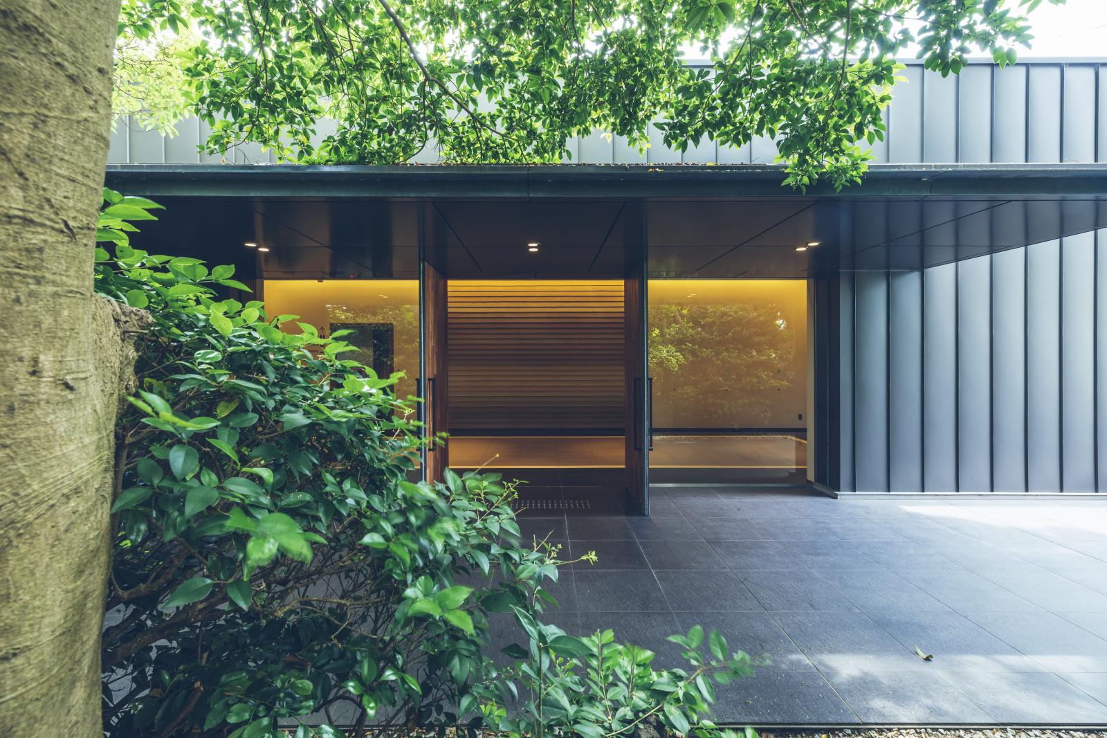 モダンな印象を与えるバンケット棟