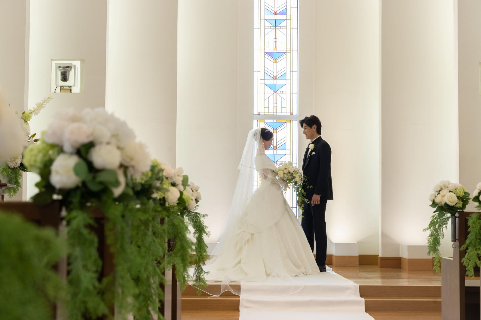 純白のチャペルで永遠の誓いを