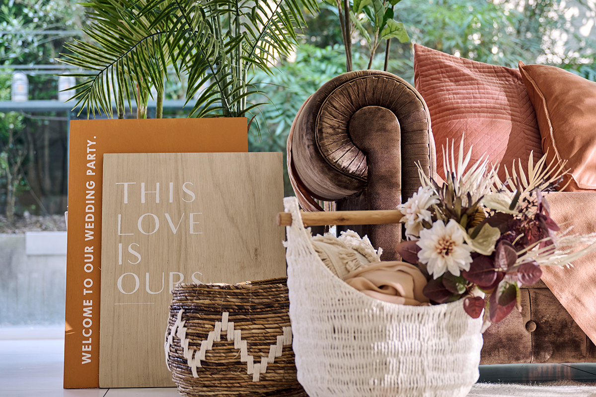 ソファー席でゲストとの距離が近づき、よりアットホームな空間に