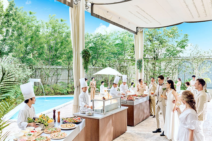 空間の心地良さに加え、調理演出など迫力満点のオリジナル演出に誰もが心を躍らせる