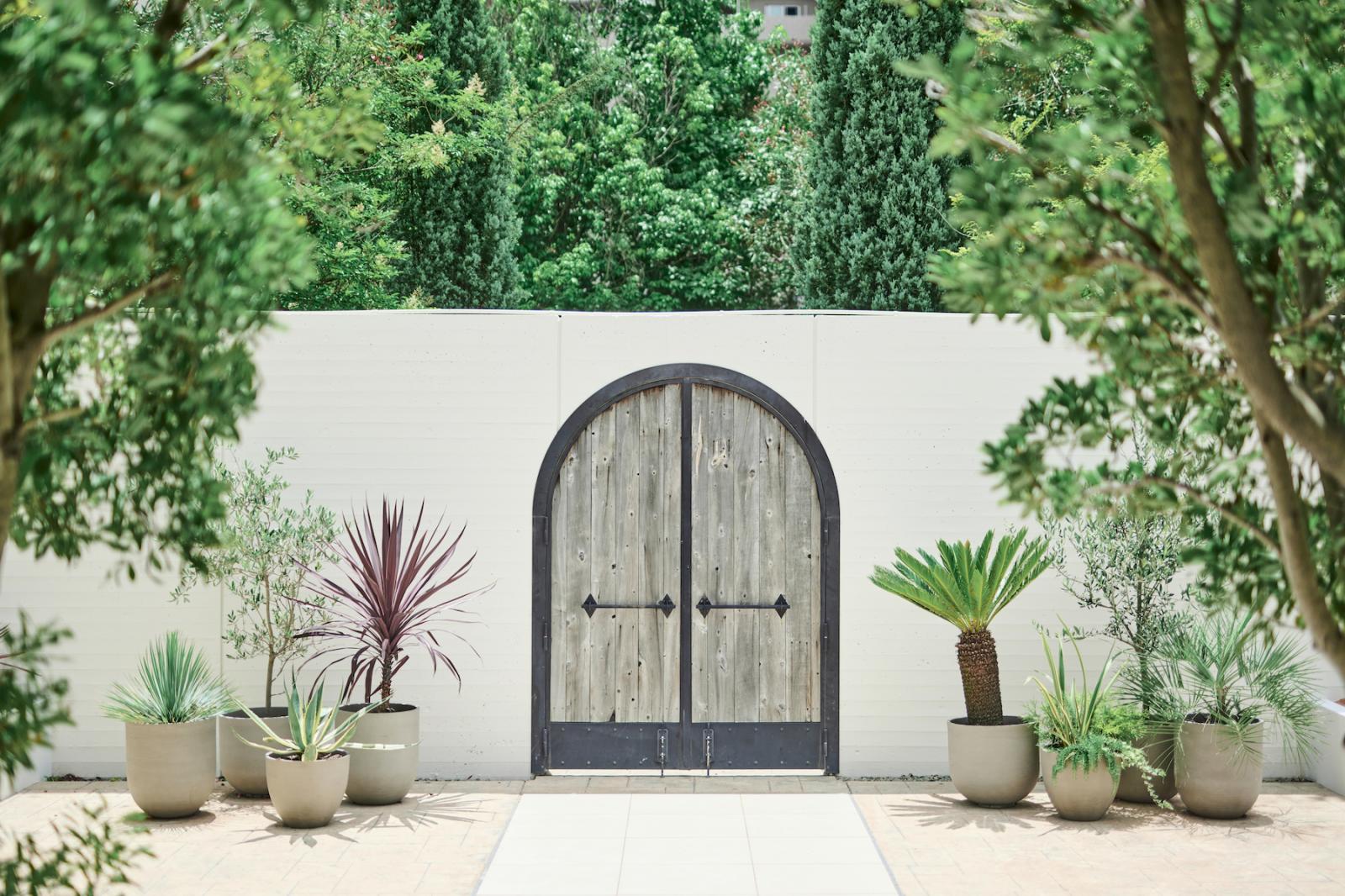 緑あふれる広大な敷地。自由で開放的な空間の数々