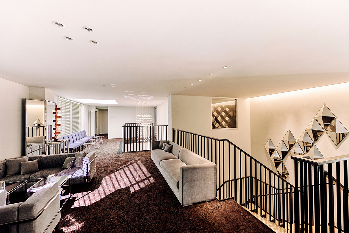 ゲストにゆったり寛いでいただけるロビー