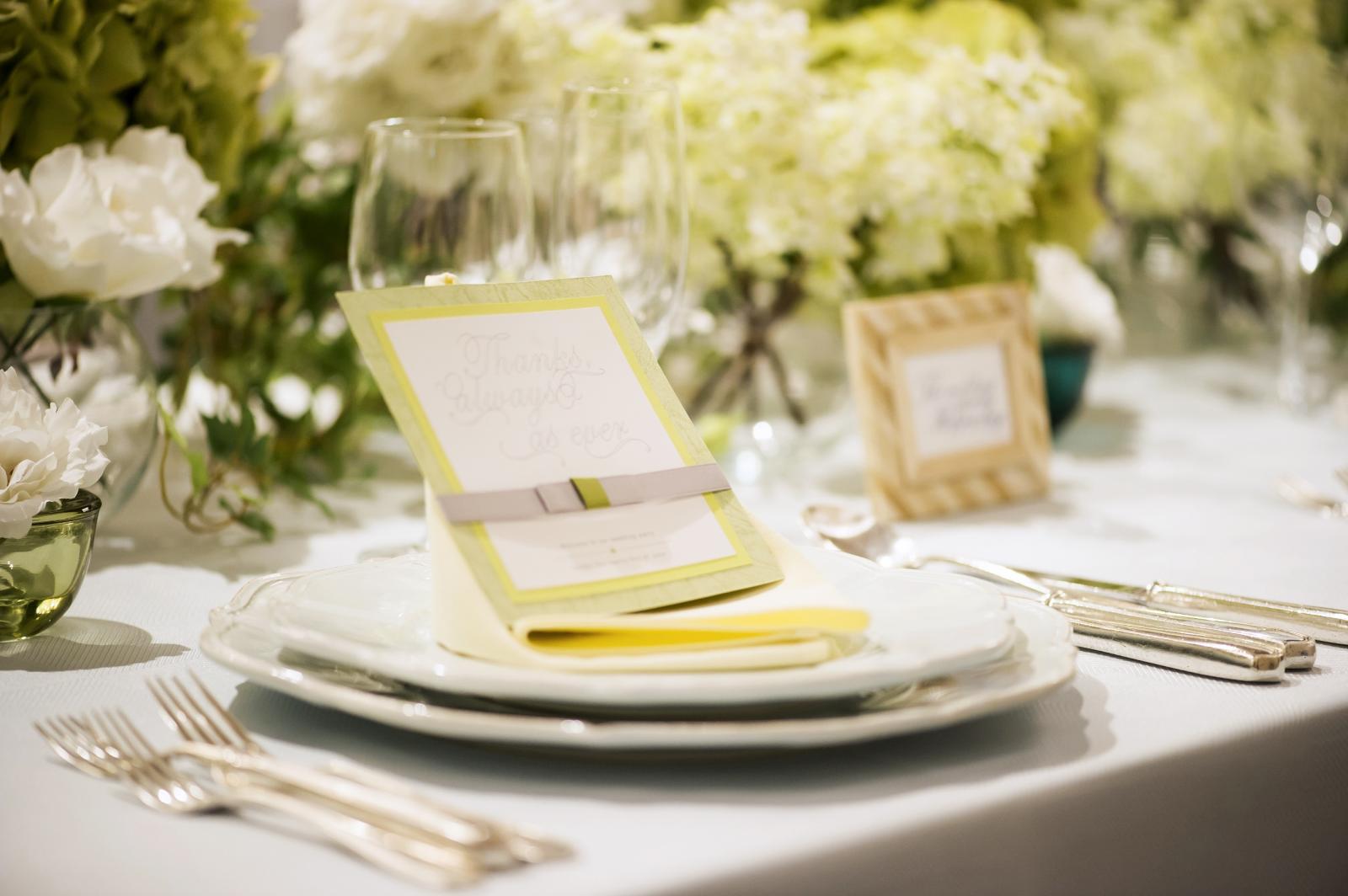 会場の雰囲気に合わせて選べる小物使いで差をつけよう