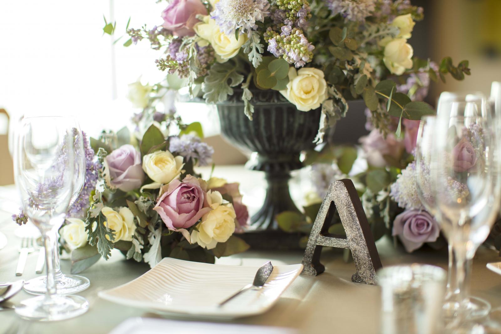 ナチュラル？ガーリー？自分好みの「テーマ」をチョイスして会場をコーディネートして