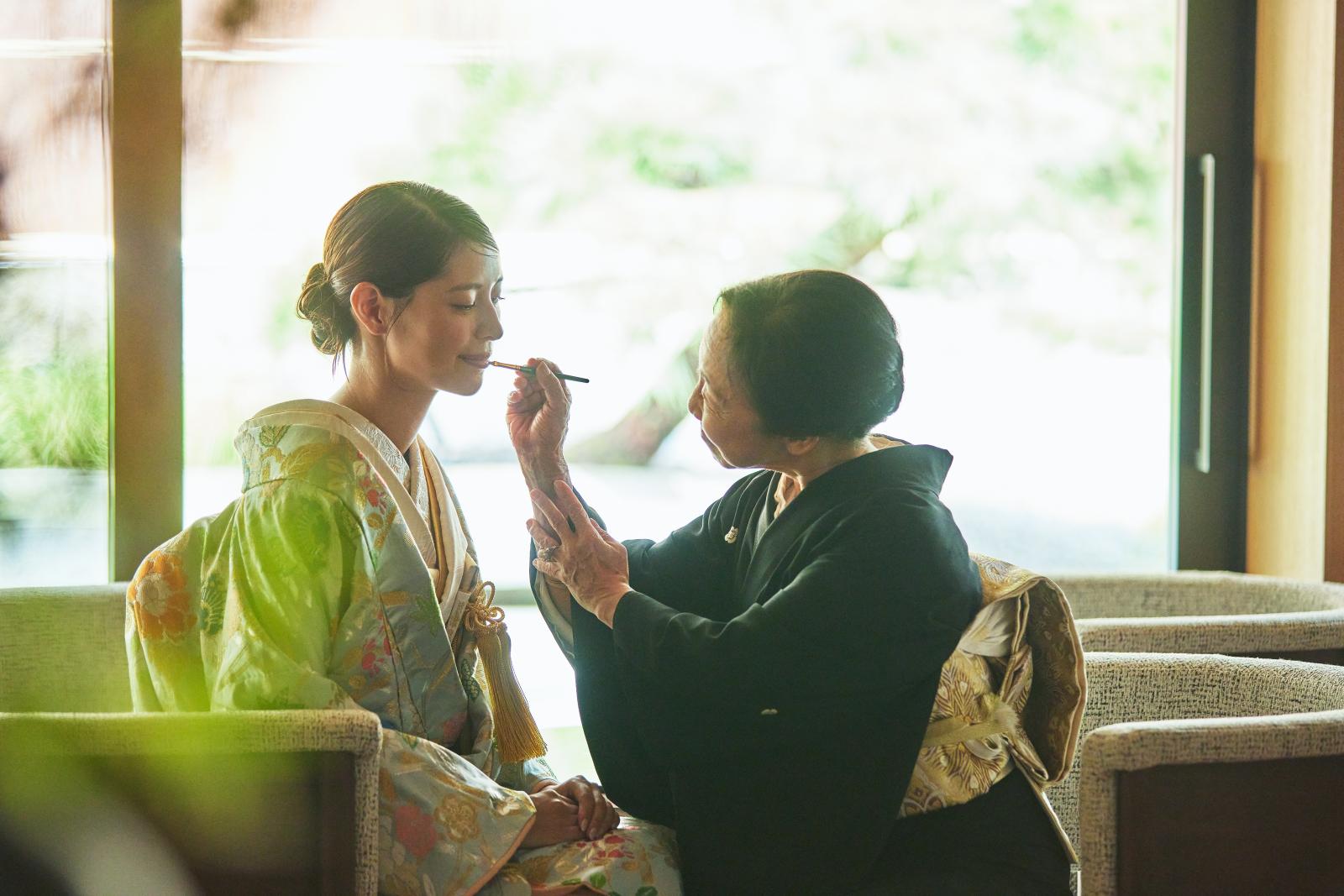 和装に合わせたブーケも専属のフローリストがご提案