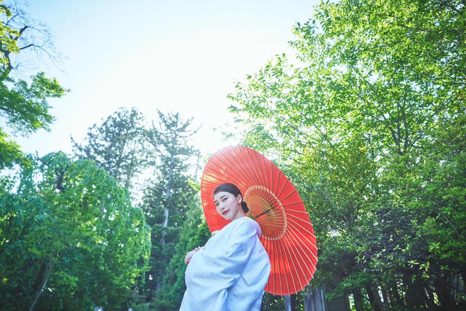 招かれたゲストの心も落ち着かせる優しい雰囲気。等身大のままリラックスした雰囲気で過ごす特別な1日