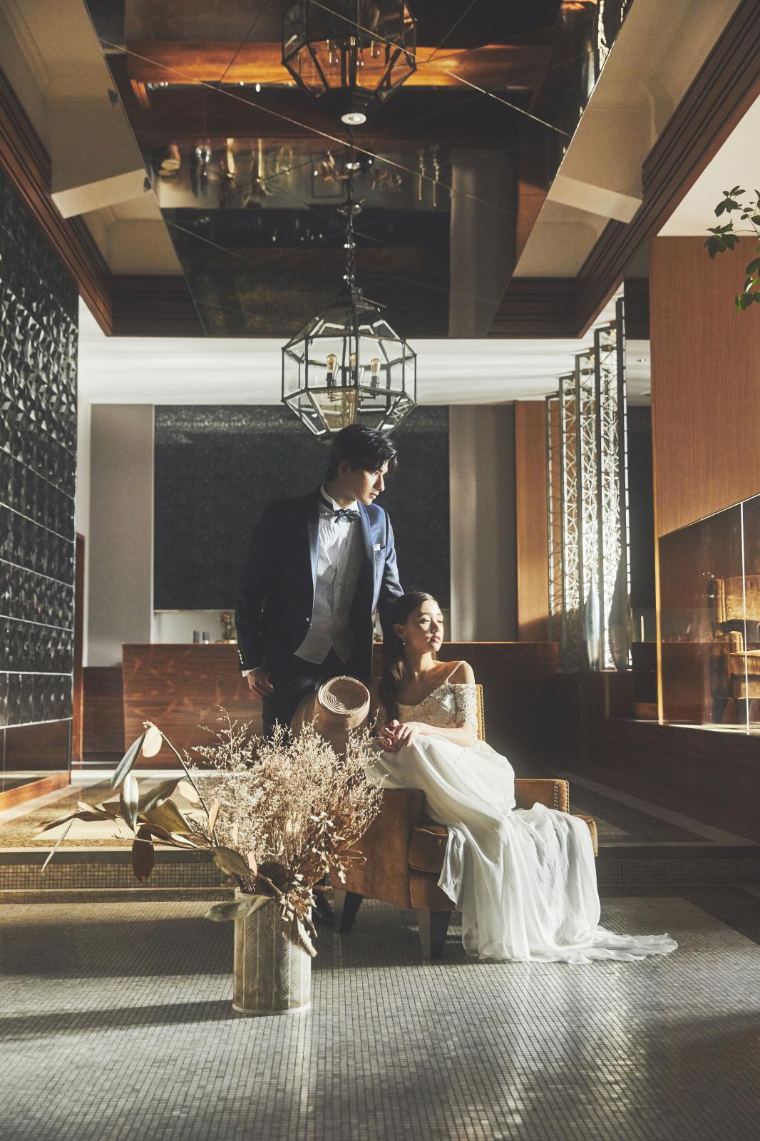 クラシカルモダンなラウンジでとっておきの一枚を