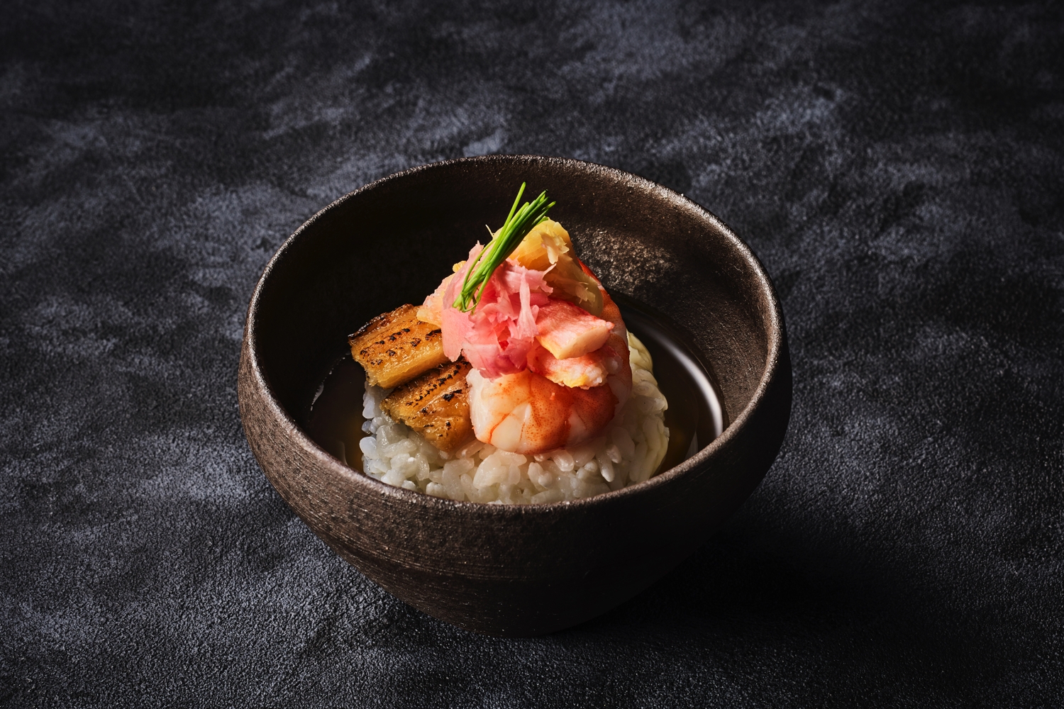 絵画のような鮮やかさと明快な味付け