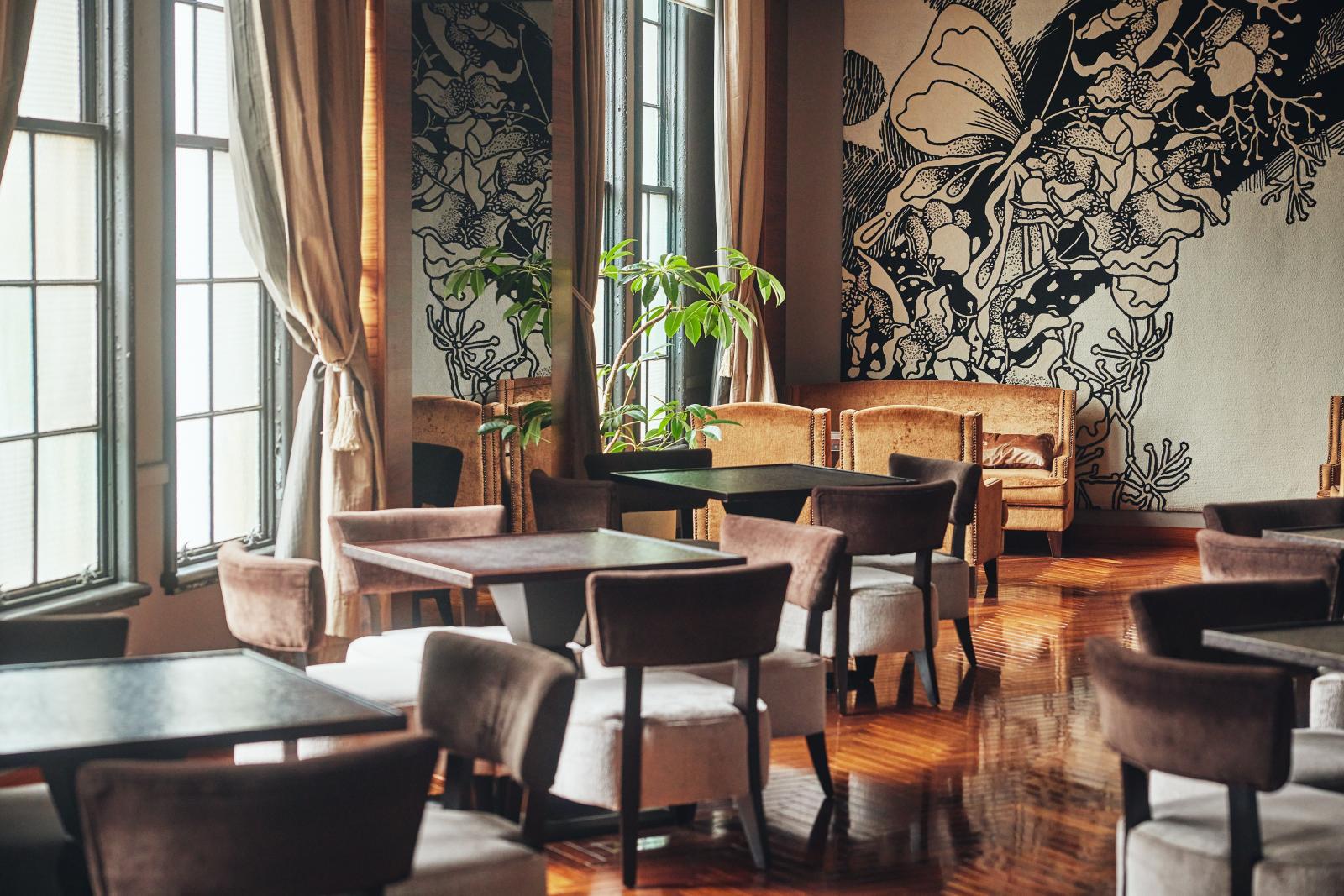 ナチュラル×アンティークな調度品に目を奪われる