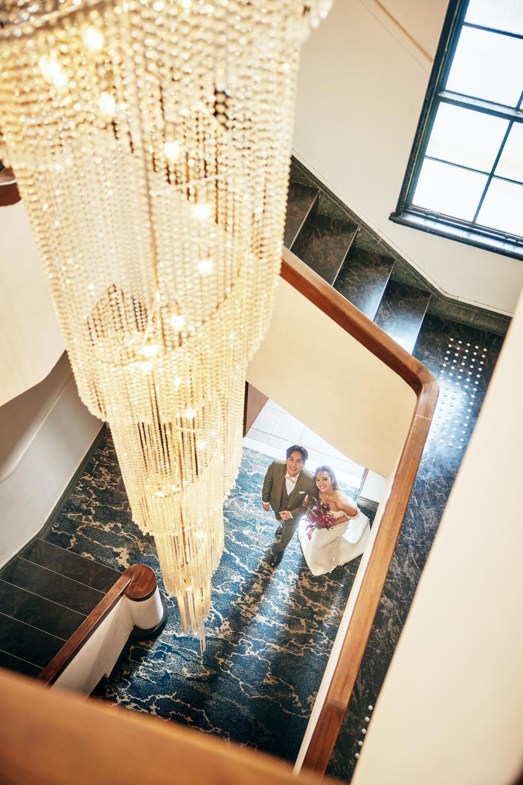 2階へつながる螺旋階段も館内全てがフォトスポットに