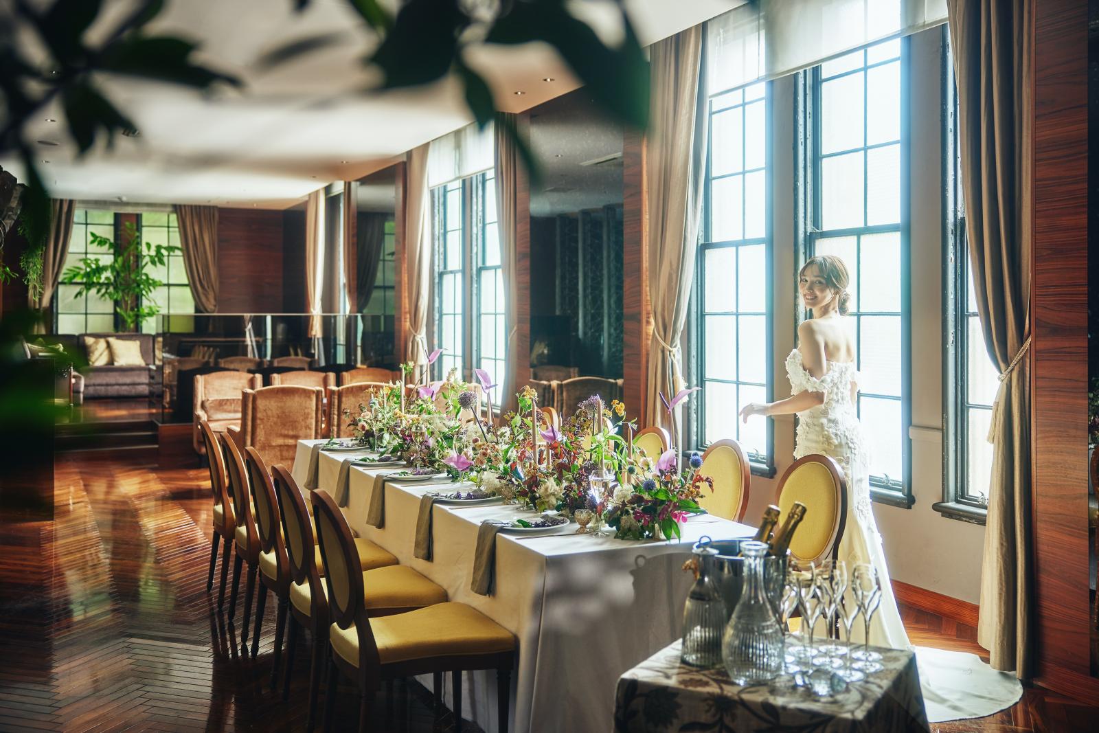 クラシカルな館内での貸し切りパーティは大切な人との結婚式にぴったり。大切なご家族、友人を招いた少人数でのパーティもご案内可