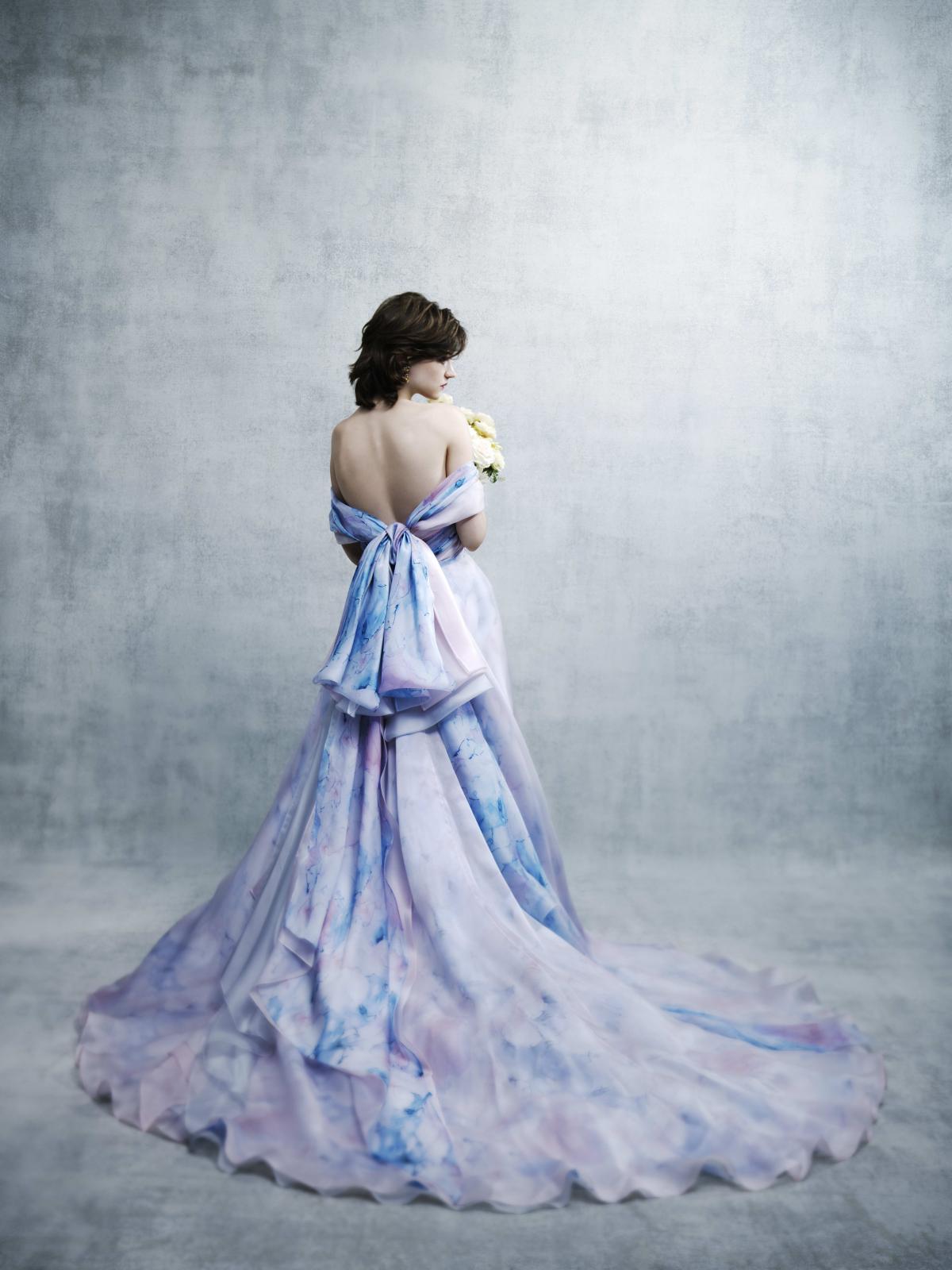 美しさと愛らしさを兼ね備えた、花嫁様の「欲しい」を詰め込んだ贅沢な一着