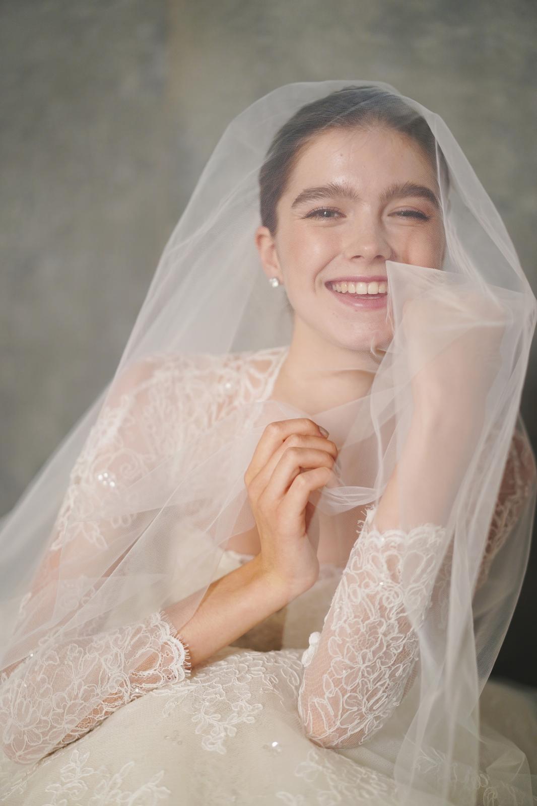 ドレスに合わせてのベールも種類豊富に揃う