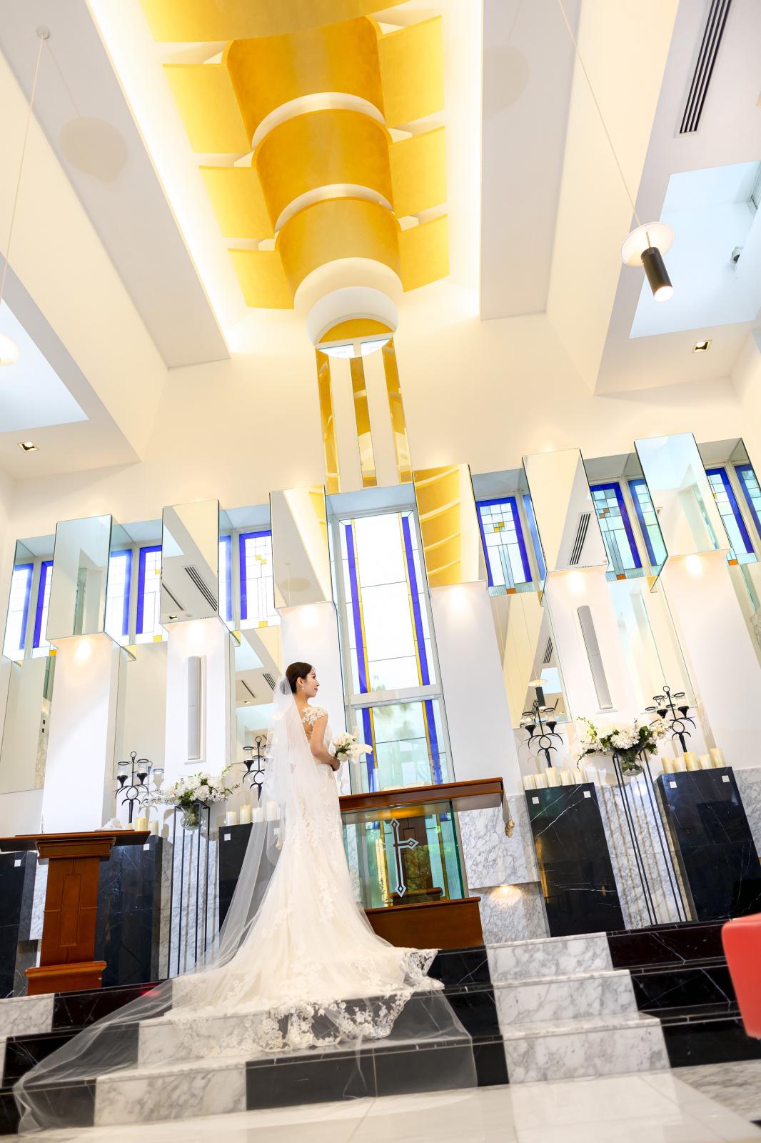 優しく響く生演奏のオルガンと美しい賛美歌