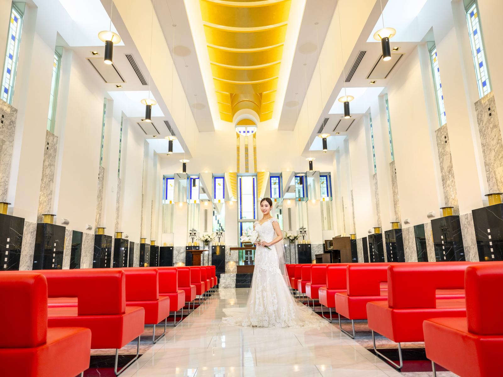 大切なひとたちに見守られ歩むバージンロード