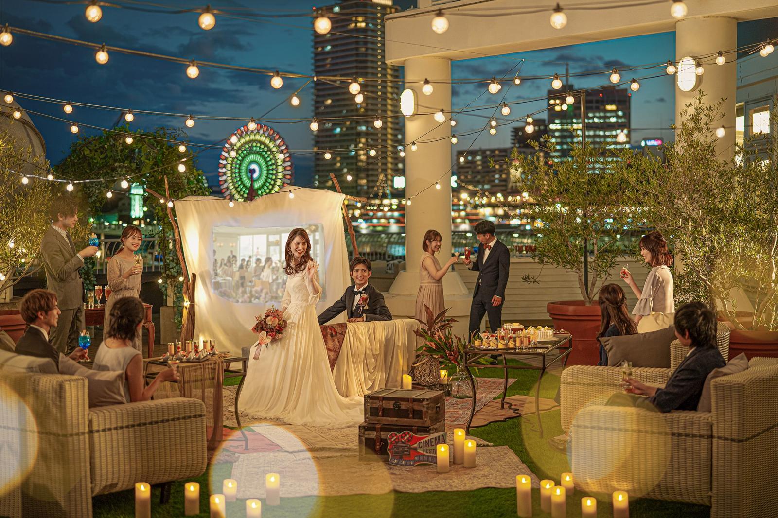 夜はウッドデッキでのダイジェストエンドロールを見る演出もとても人気