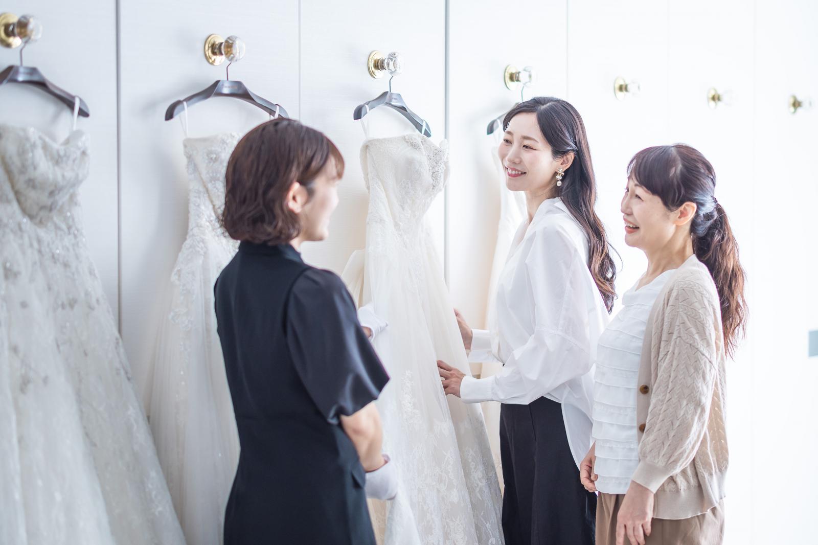 お母様と一緒に試着会に参加も。いつか思い出になる準備期間