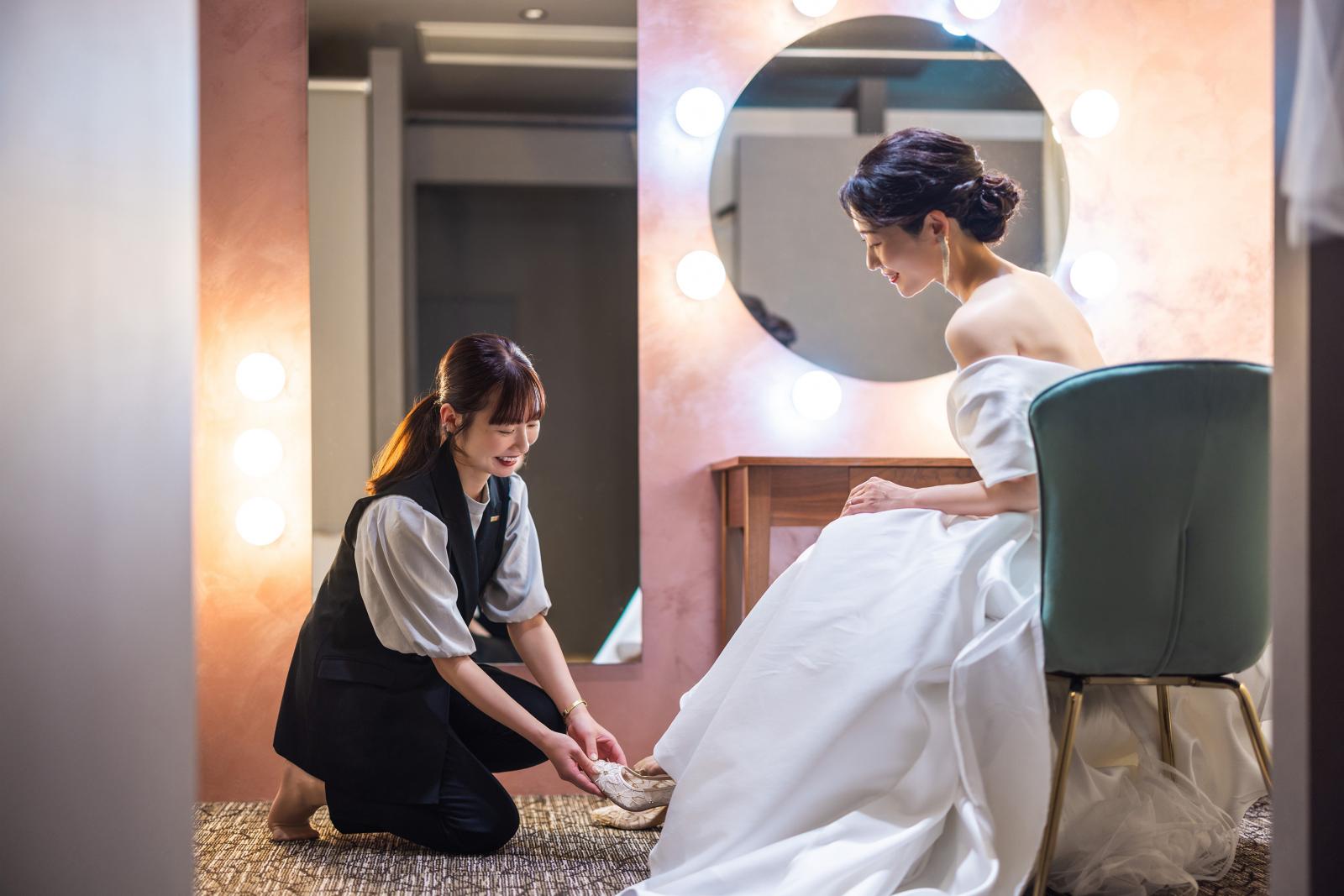 美しい立居振る舞いができるよう、ポージングレッスンのプランもご用意