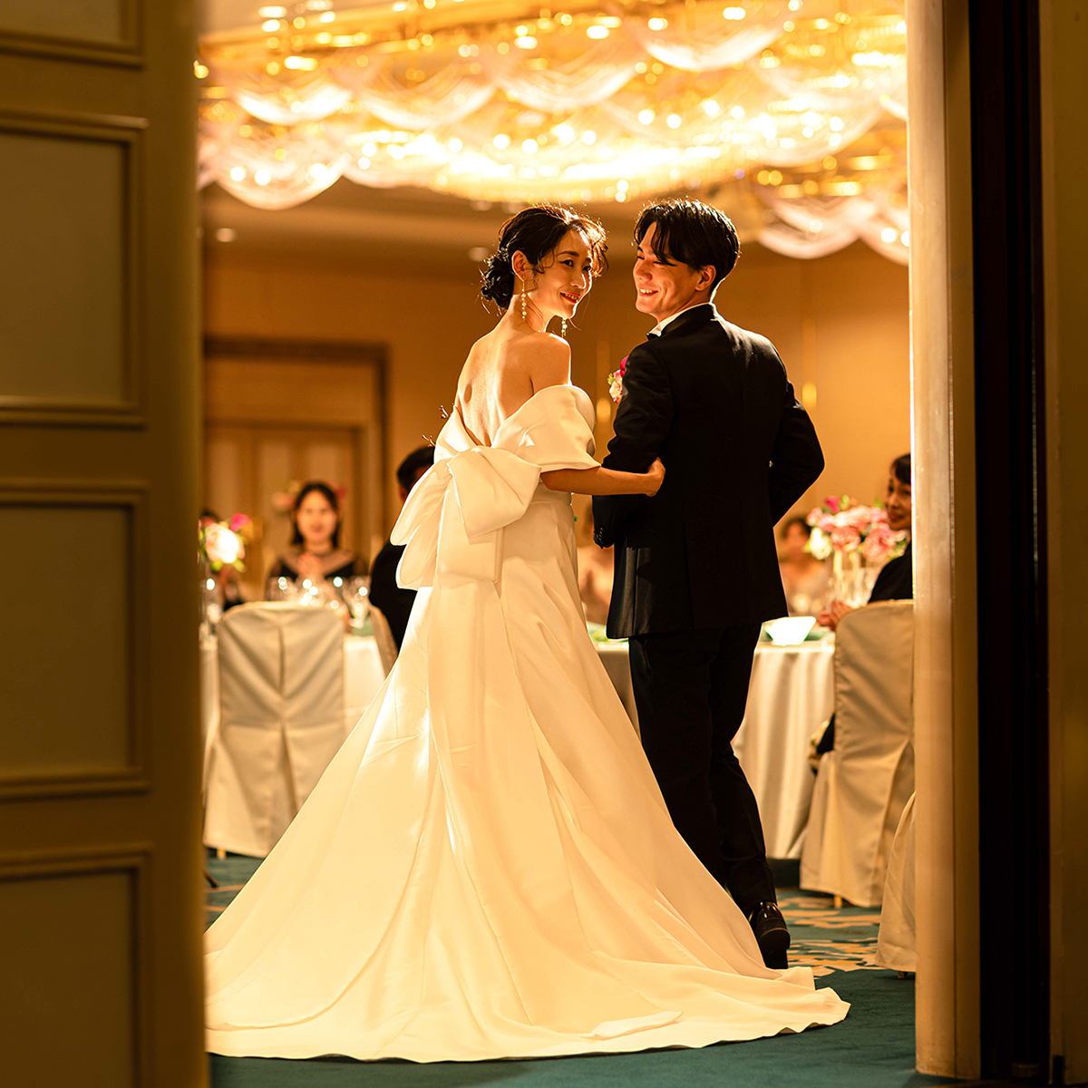 おふたりの入場や乾杯のシーンがプレミアム感たっぷりな印象に