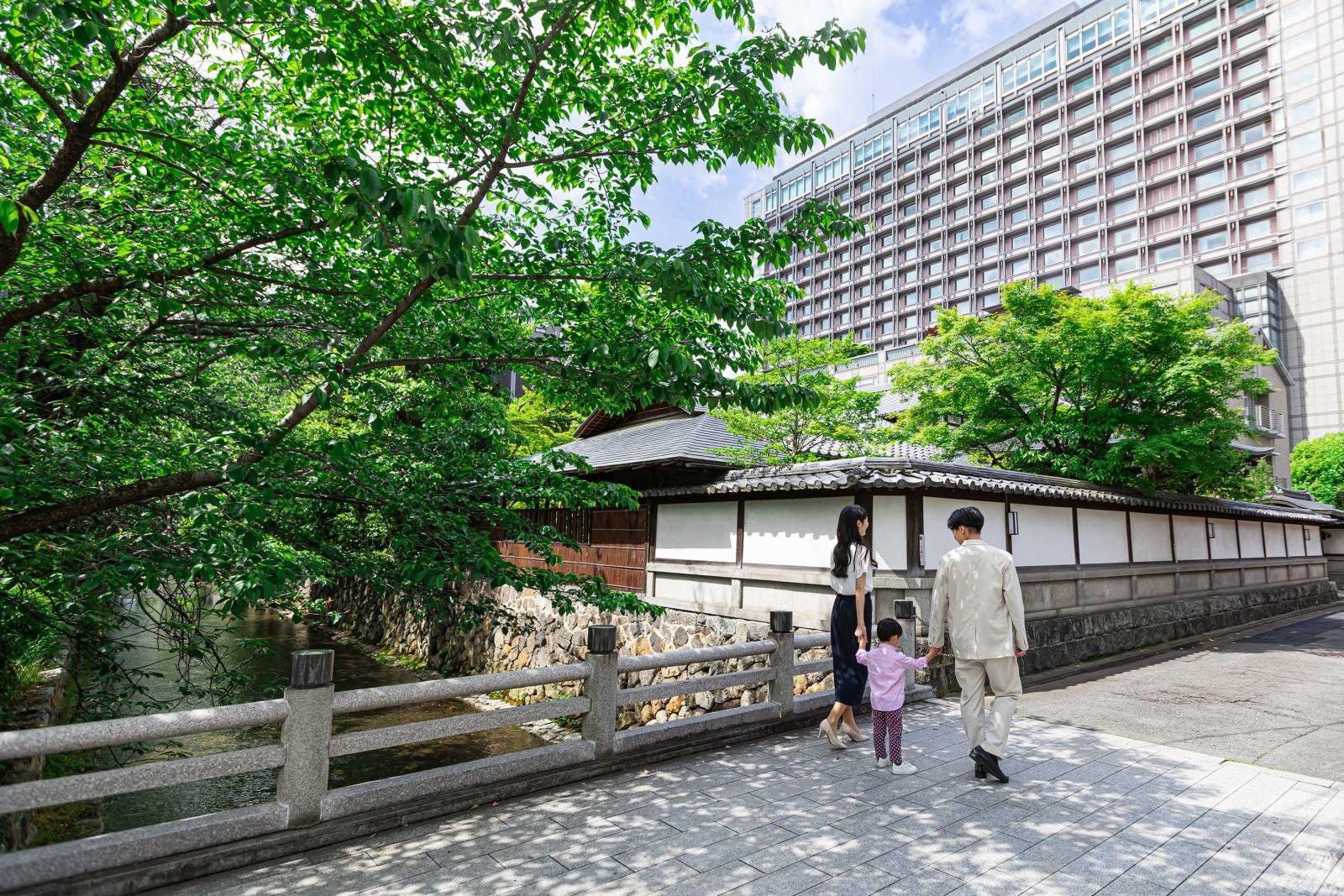 京都の街になじむホテルは家族の日常の時間まで寄り添う