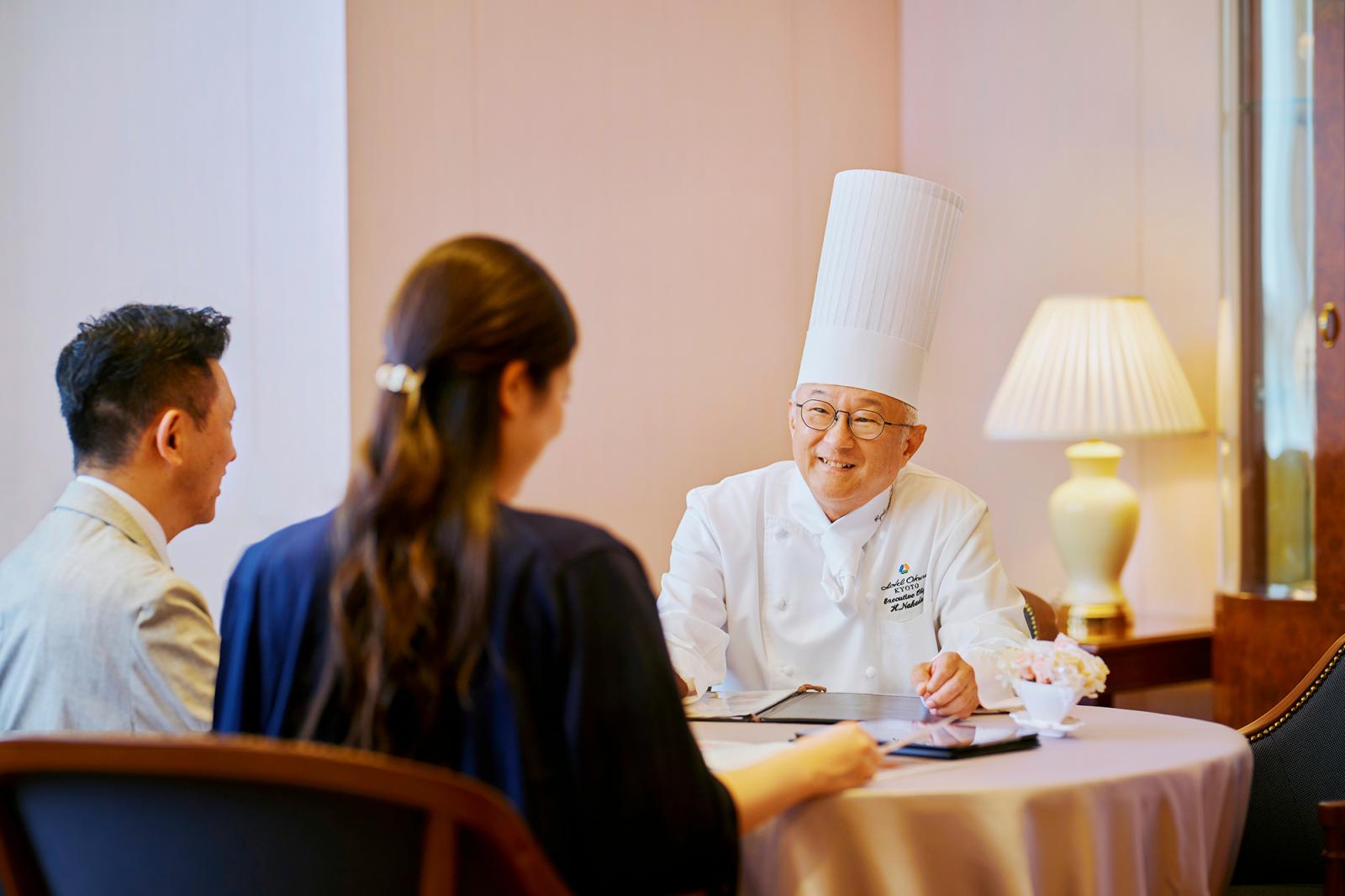 料理重視のふたりはぜひシェフと相談を