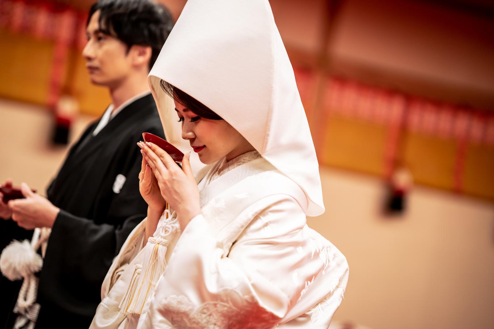 夫婦が永遠の契りを交わす儀式［三献の儀］