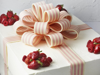 ペストリーシェフと相談しながら、個性的なデコレーションをほどこすことが出来ます