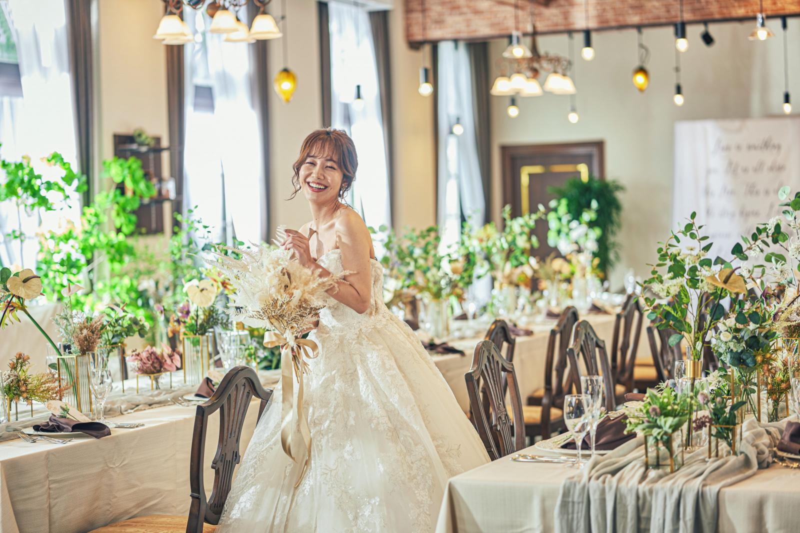 明るい雰囲気と自然光が特徴的な少人数向けの会。