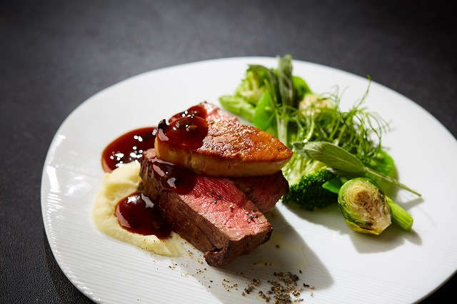 メインのお肉料理には一番のこだわりを