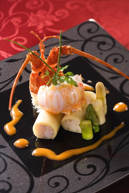 お箸で食べられるお料理をご用意しております