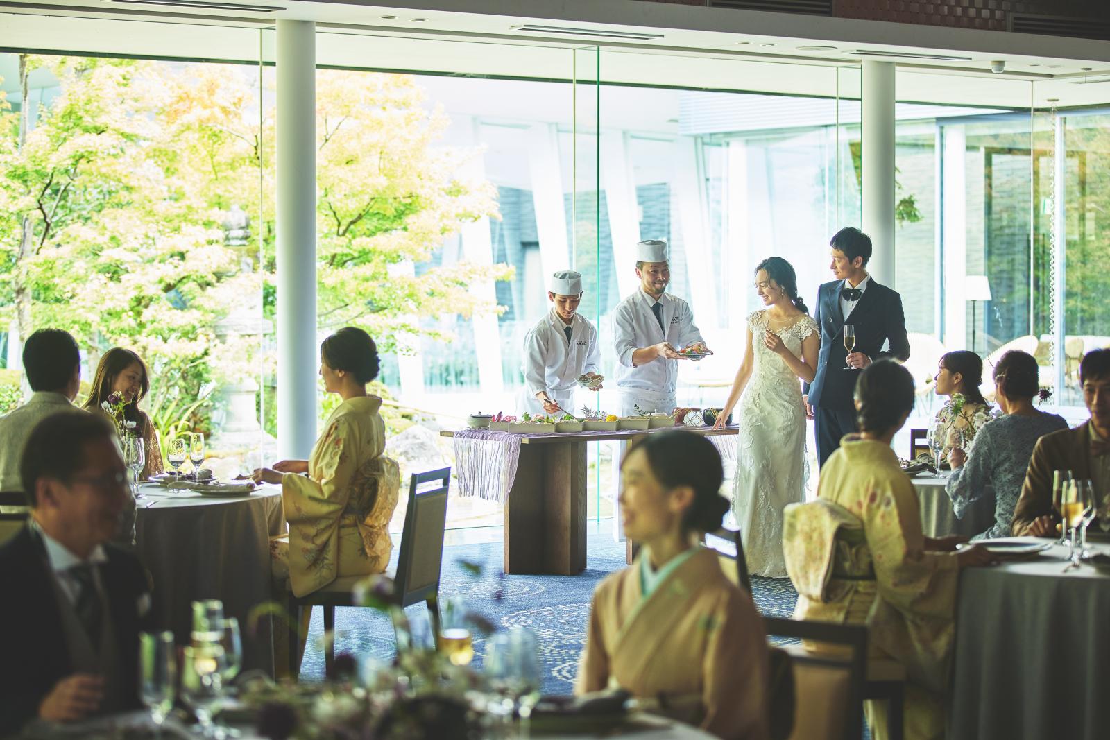 ふたりの自宅に招くようにゲストと心温まる時を