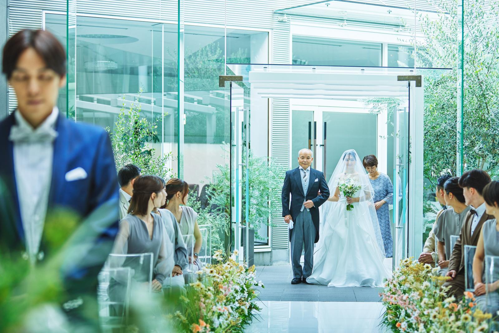 バージンロードを1歩ずつ歩くごとに想い出がよみがえる