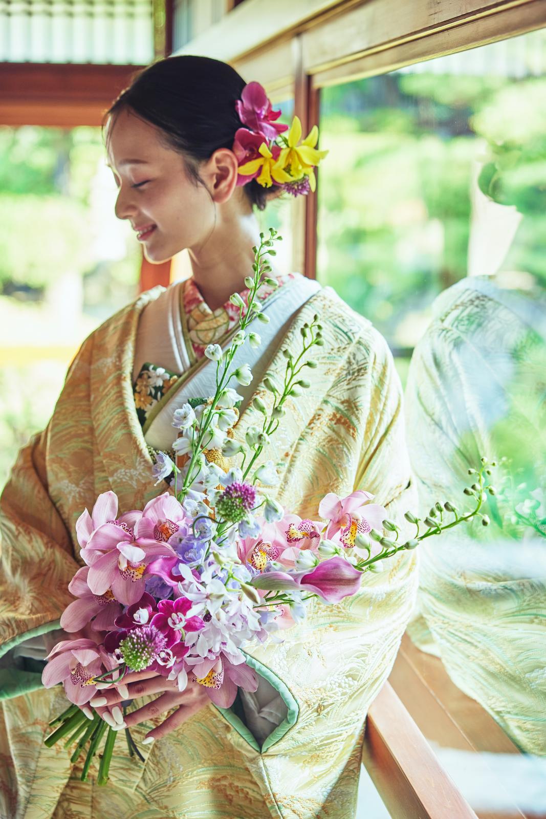 和装に合わせたブーケも専属のフローリストがご提案