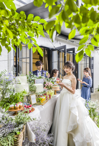 併設の専用テラスで、デザートビュッフェなどのパーティタイムを楽しんで