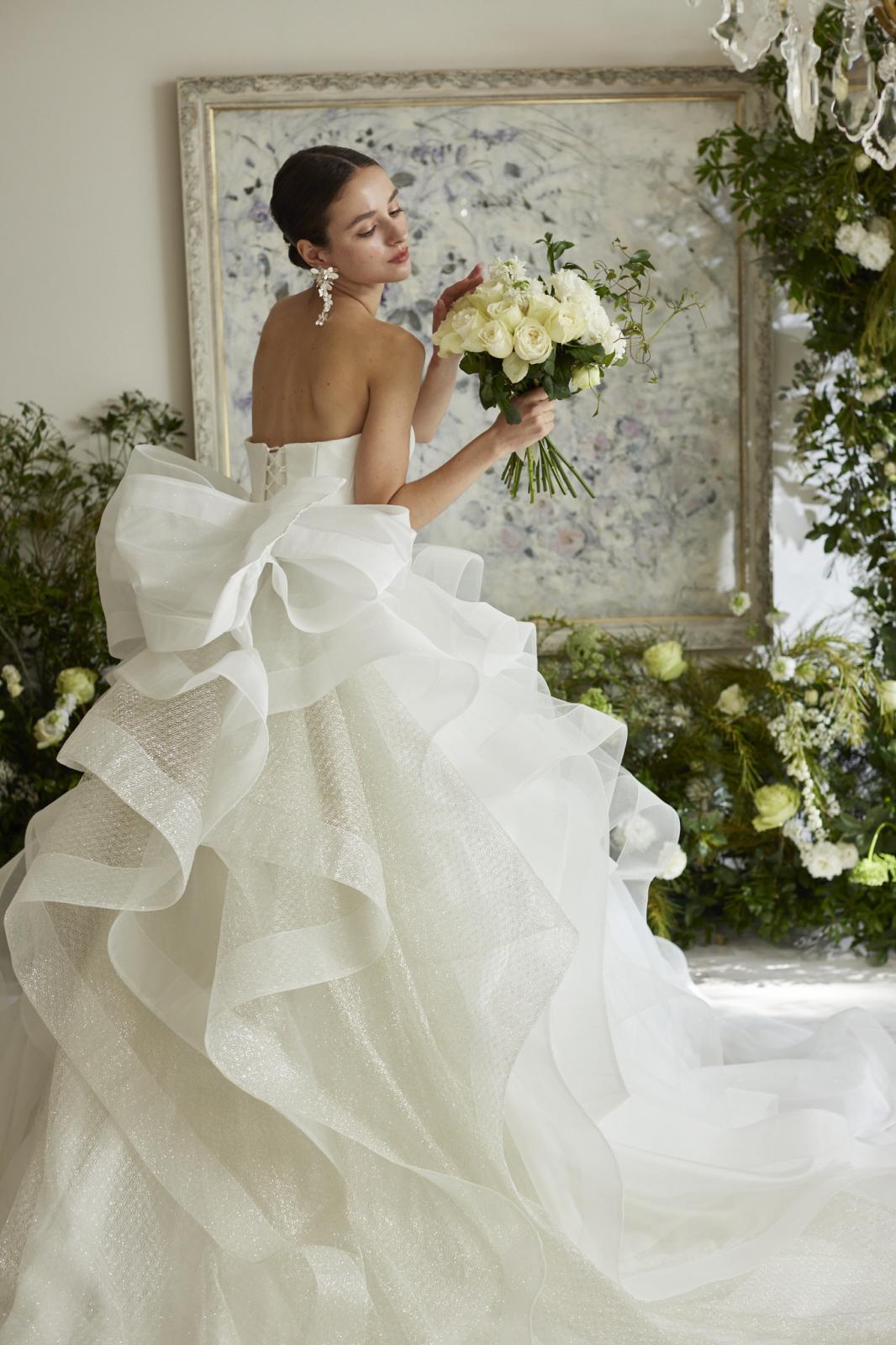 有名ブランドやテーマパークなどコラボドレスも豊富に展示しております♪