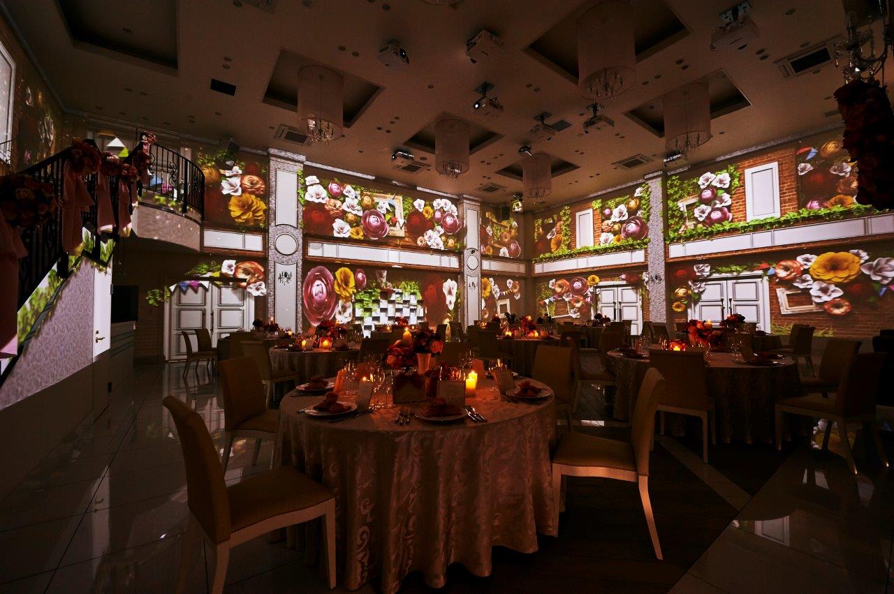 360度会場一面を彩るマッピング演出でゲストを魅了して♪