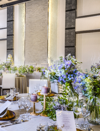 四方を埋め尽くすスクリーン演出は、大迫力の映像演出が豪華に叶う