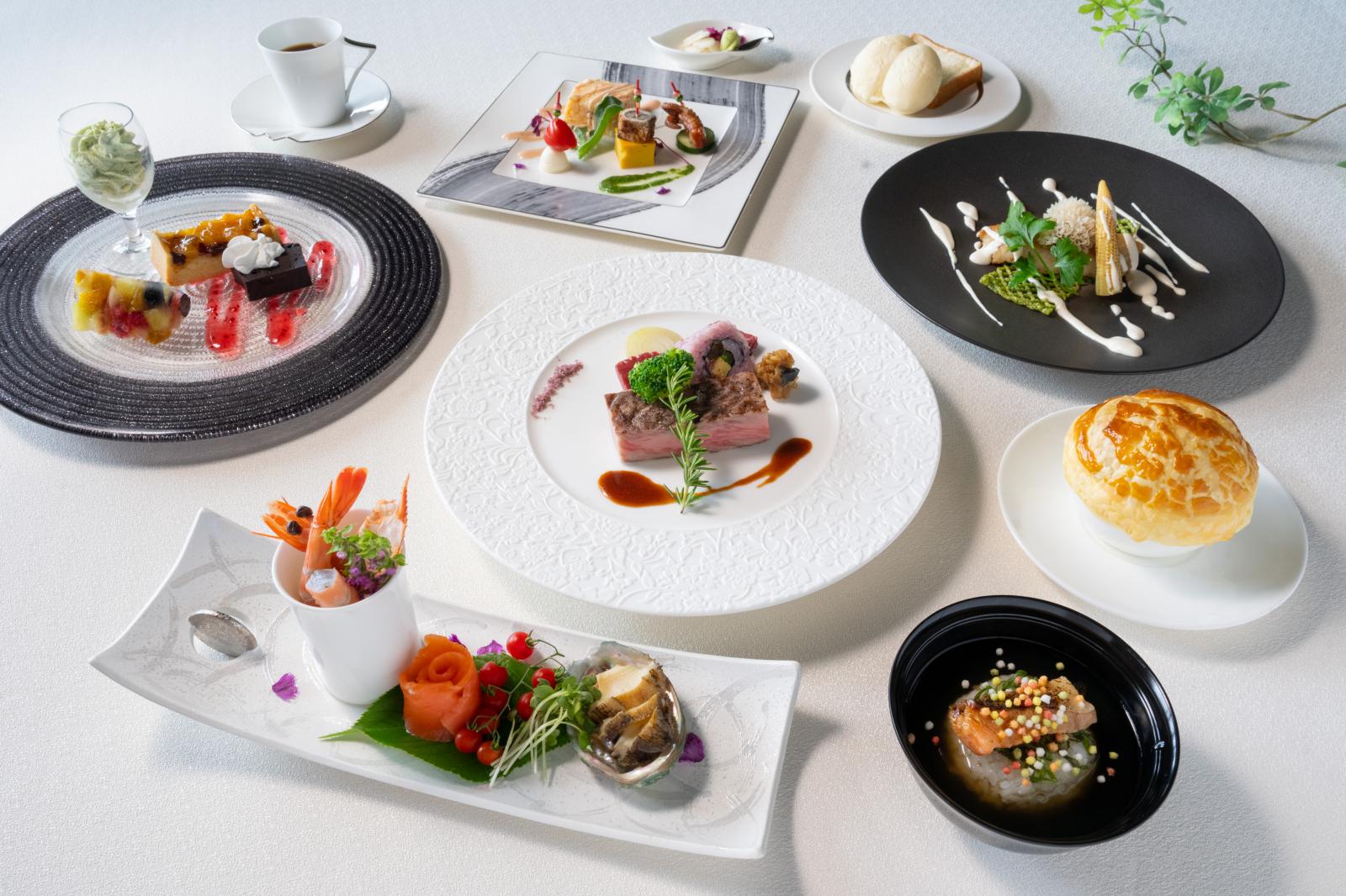幅広い年代に喜んでいただけるようにと、和洋折衷の婚礼料理を提案。試食フェアでは、実際の婚礼メニューを試食できるので、料理重視のふたりにはぜひ参加してほしい。