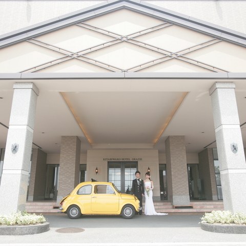 イタリアをモチーフにつくられたホテルは玄関からラグジュアリーな雰囲気を醸し出しています
