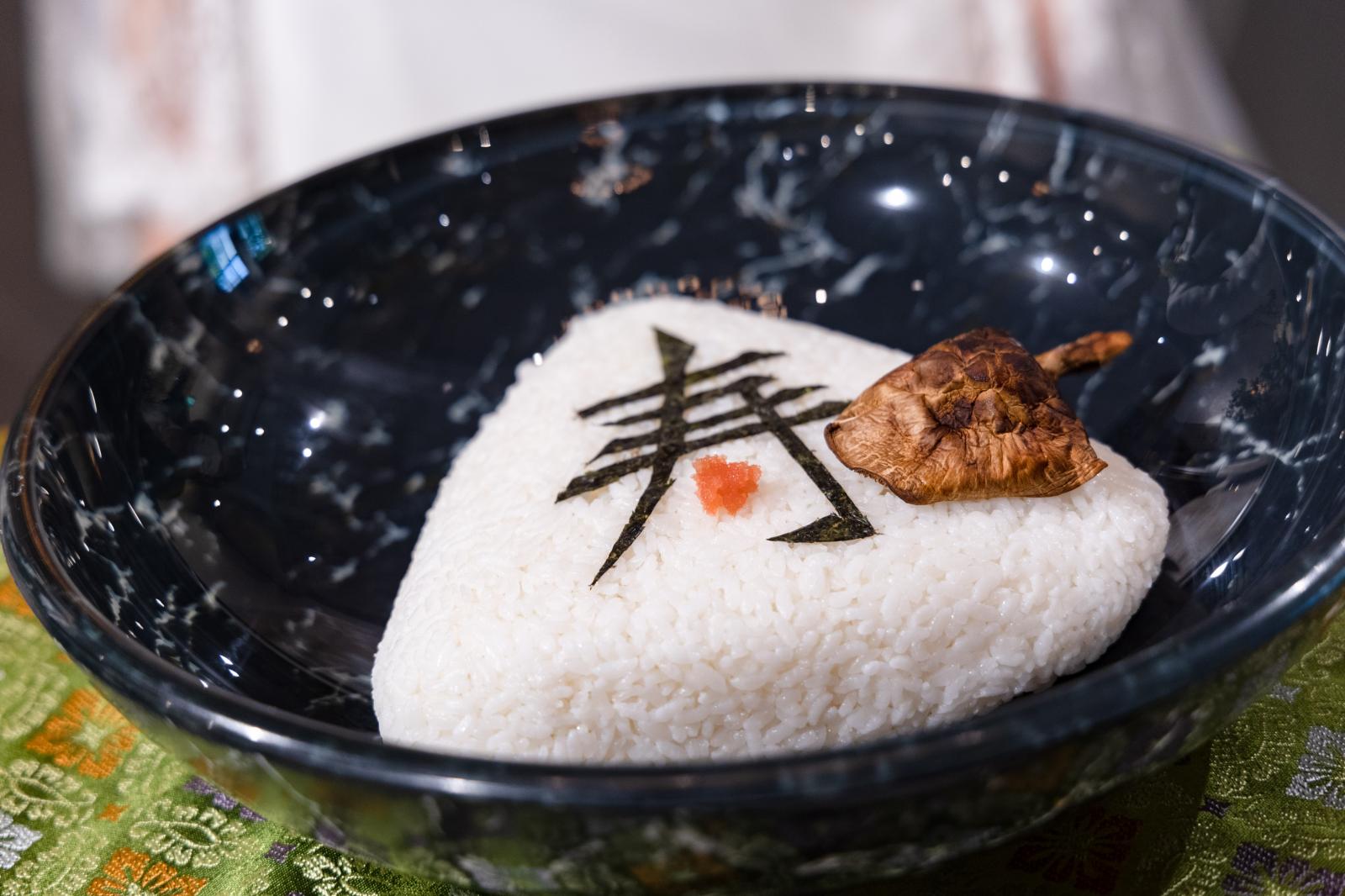 お湯を入れてお茶漬けの完成！<br />
和の雰囲気に♡